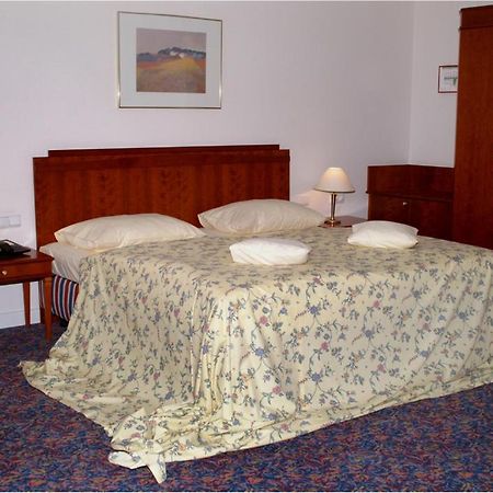 Hotel Muhlenpark Uetersen Zimmer foto